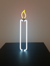 Gavin Turk, Neon Candle, 2013, Courtesy Galerie Krinzinger Wien © starkandart.com