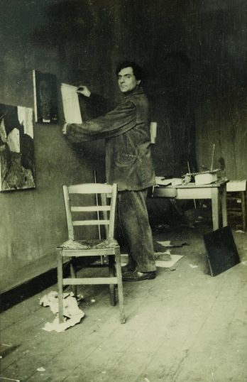 Modigliani in seinem Studio, ca. 1915